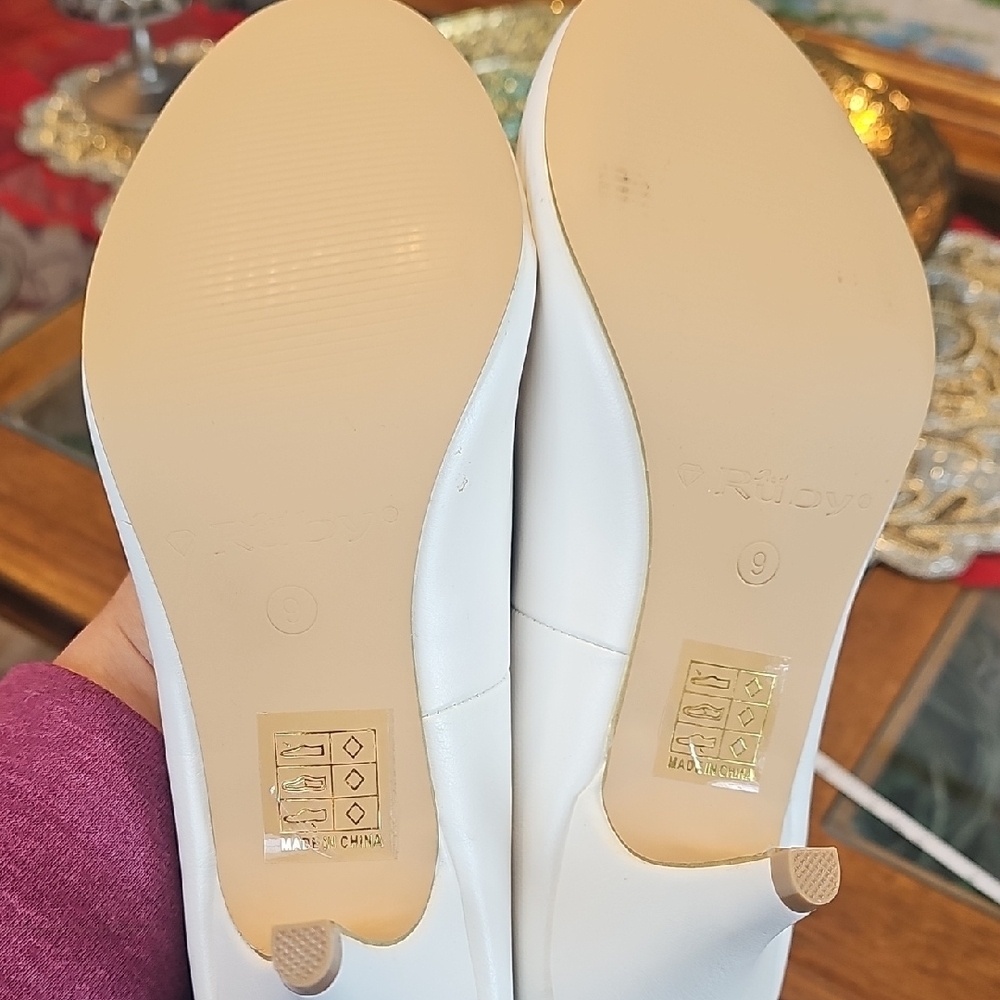 Elegant White Women's Heels - Picture 8 of 8